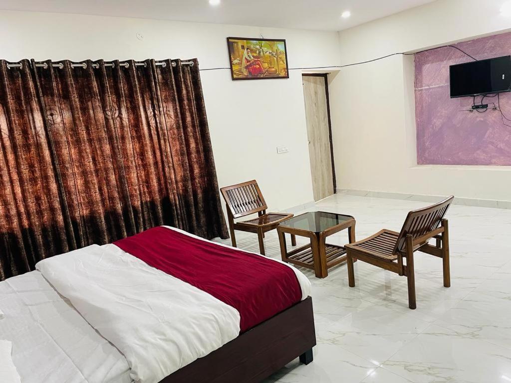 ויסאקפאטנם Zora Park Luxury Rooms מראה חיצוני תמונה