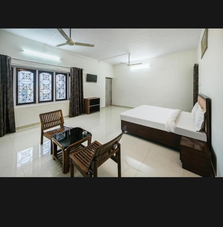 ויסאקפאטנם Zora Park Luxury Rooms מראה חיצוני תמונה